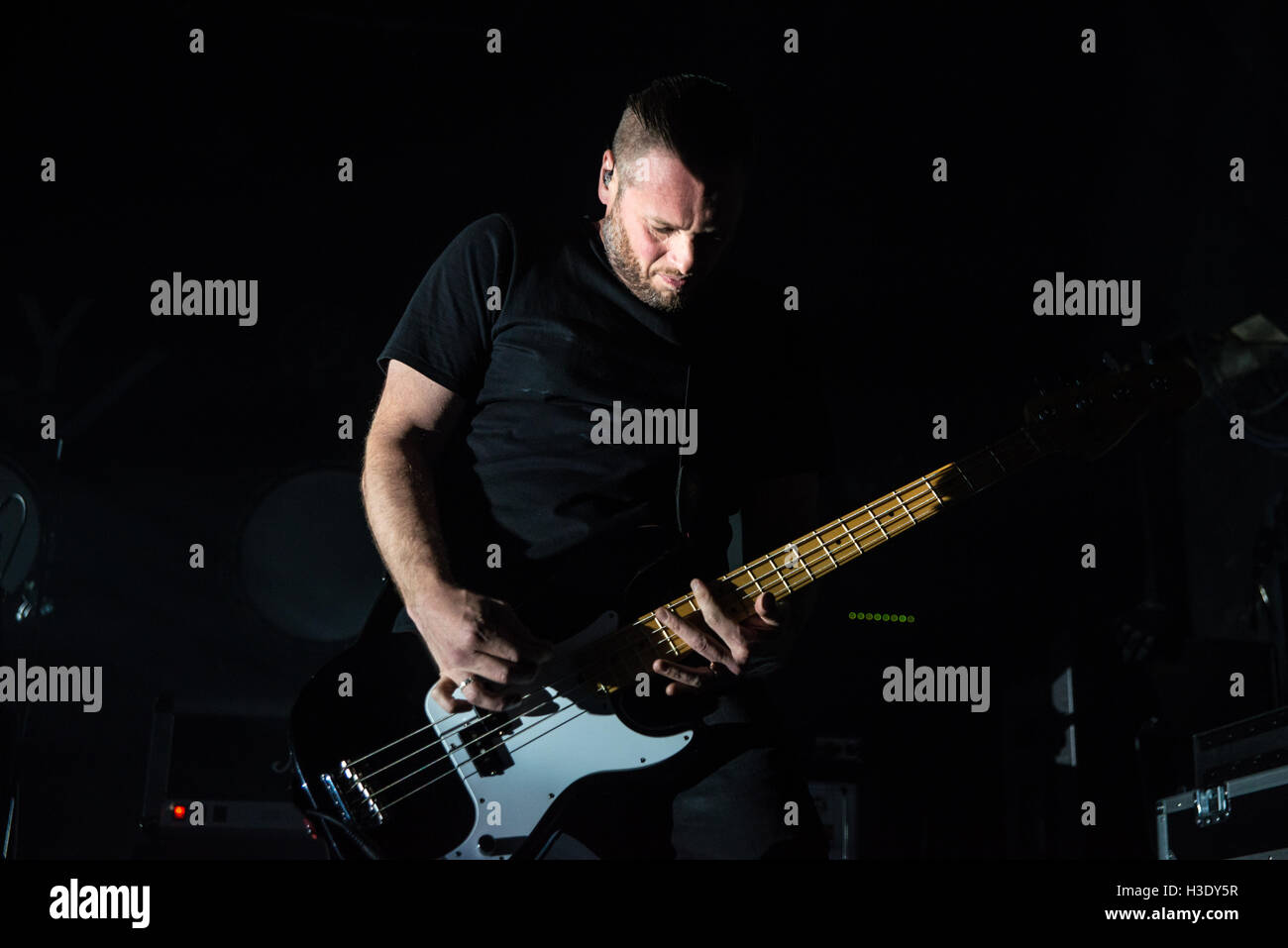 London UK, 6. Oktober 2016. Englische Rockband einsam The Brave treten auf der Bühne bei Camdens Electric Ballroom für "Dinge wird Materie"-Tour. Bildnachweis: Alberto Pezzali/Alamy Live-Nachrichten Stockfoto