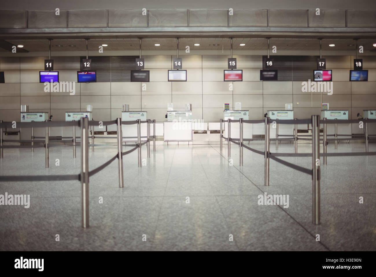 Check-in-Schalter im Flughafen terminal Stockfoto