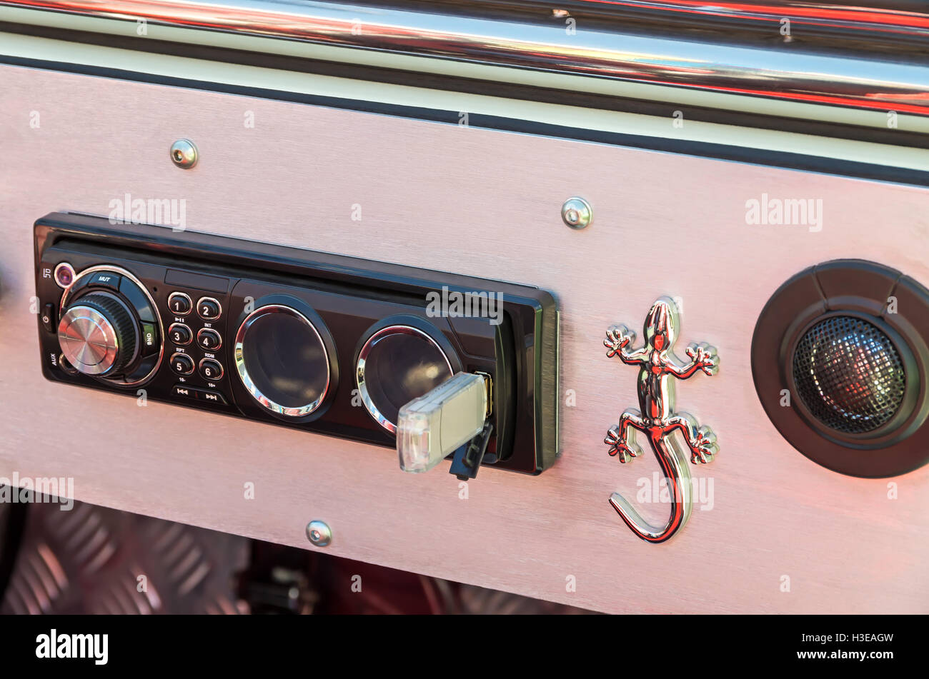 Fahrzeuginnenraum eine abgestimmte Maschine. Alten sowjetischen limousine Stockfoto