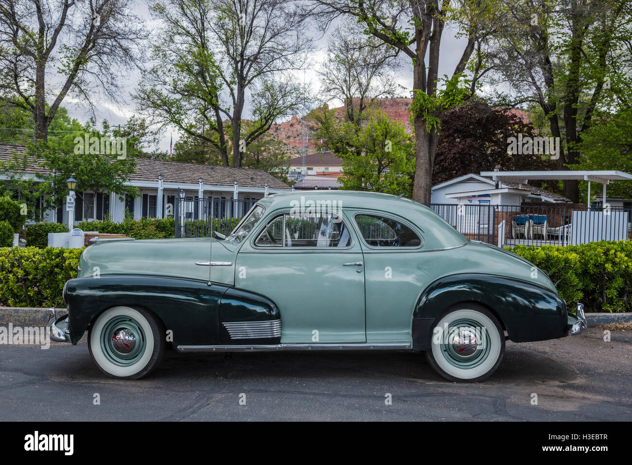 A! 940's Chevrolet Coupe Auto geparkt in einer Einfahrt in die Stadt Kanab Utah USA Stockfoto