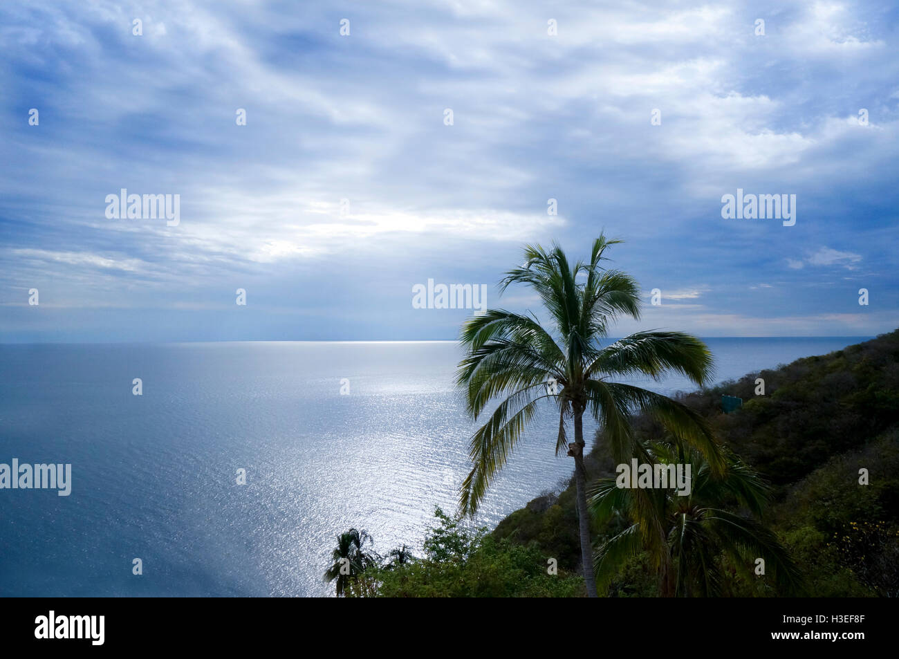 Grauen Himmel am Pazifik, Mexiko Stockfoto