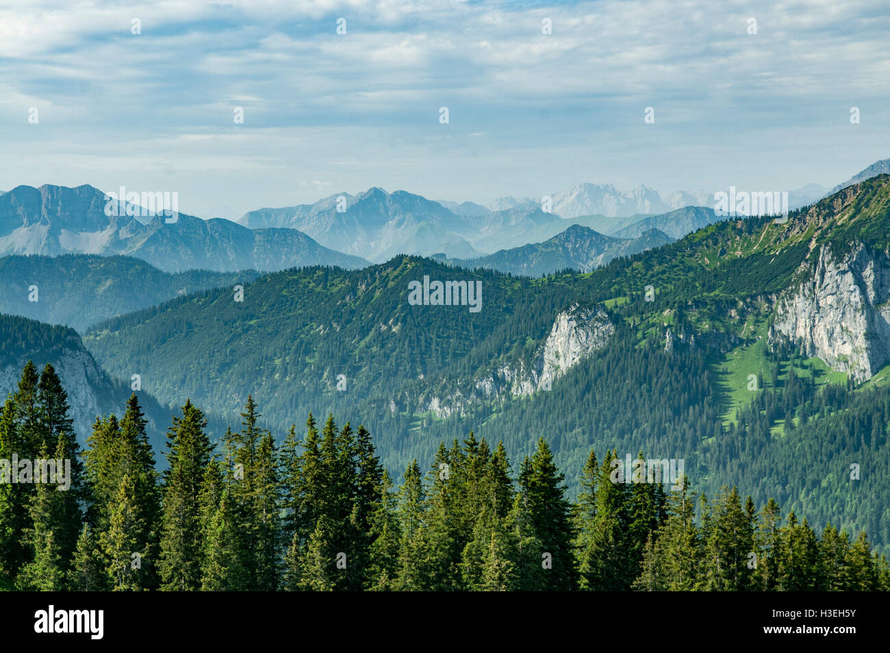 Deutsche Alpen vom Tegelberg, Bayern, Deutschland Stockfoto