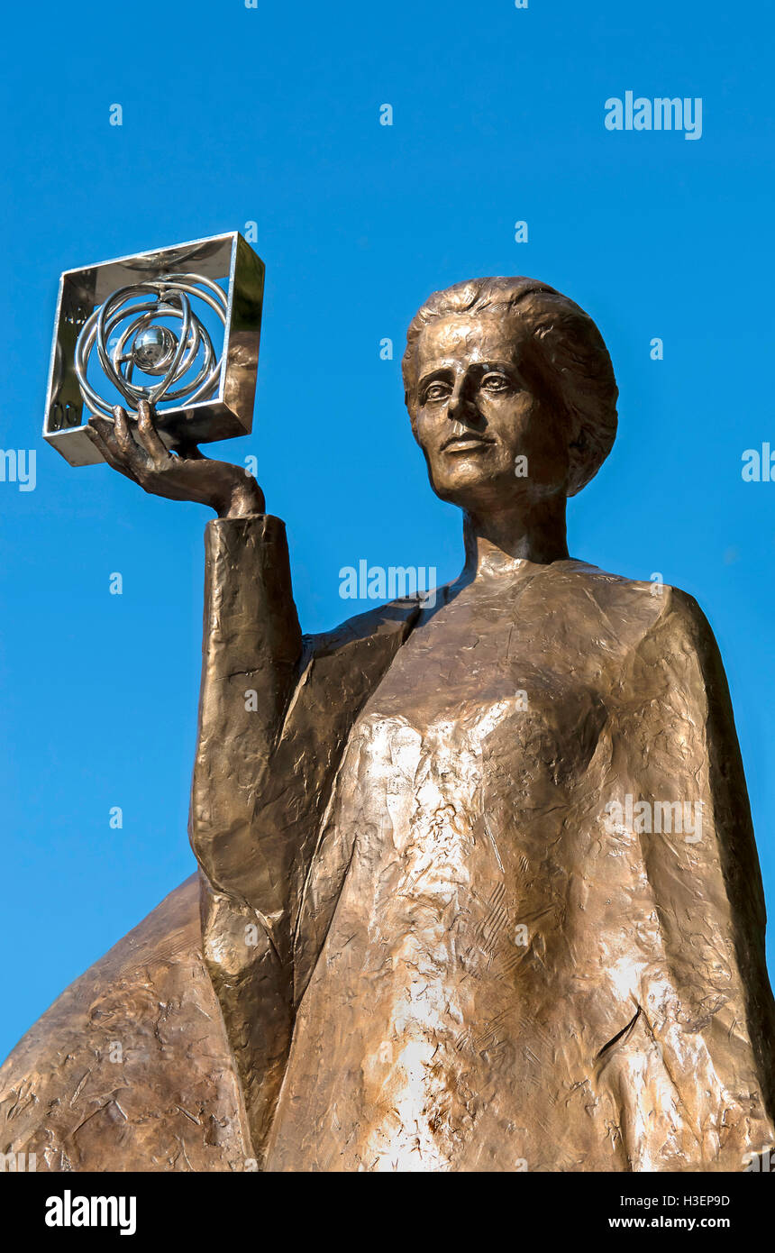 Polen, Warschau: Denkmal für Marie Sklodowska-Curie, ein polnisch-französische Wissenschaftler, Entdecker des Polonium und Radium, zwei - Zeit Nobelpreisträger gewidmet. Stockfoto