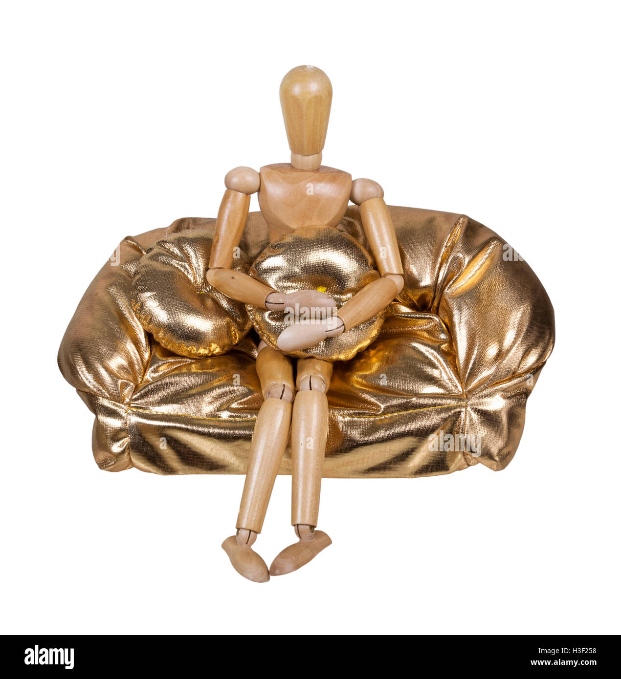 Sitzen auf einem goldenen plump Sofa zum Ausruhen und entspannen - Pfad enthalten Stockfoto