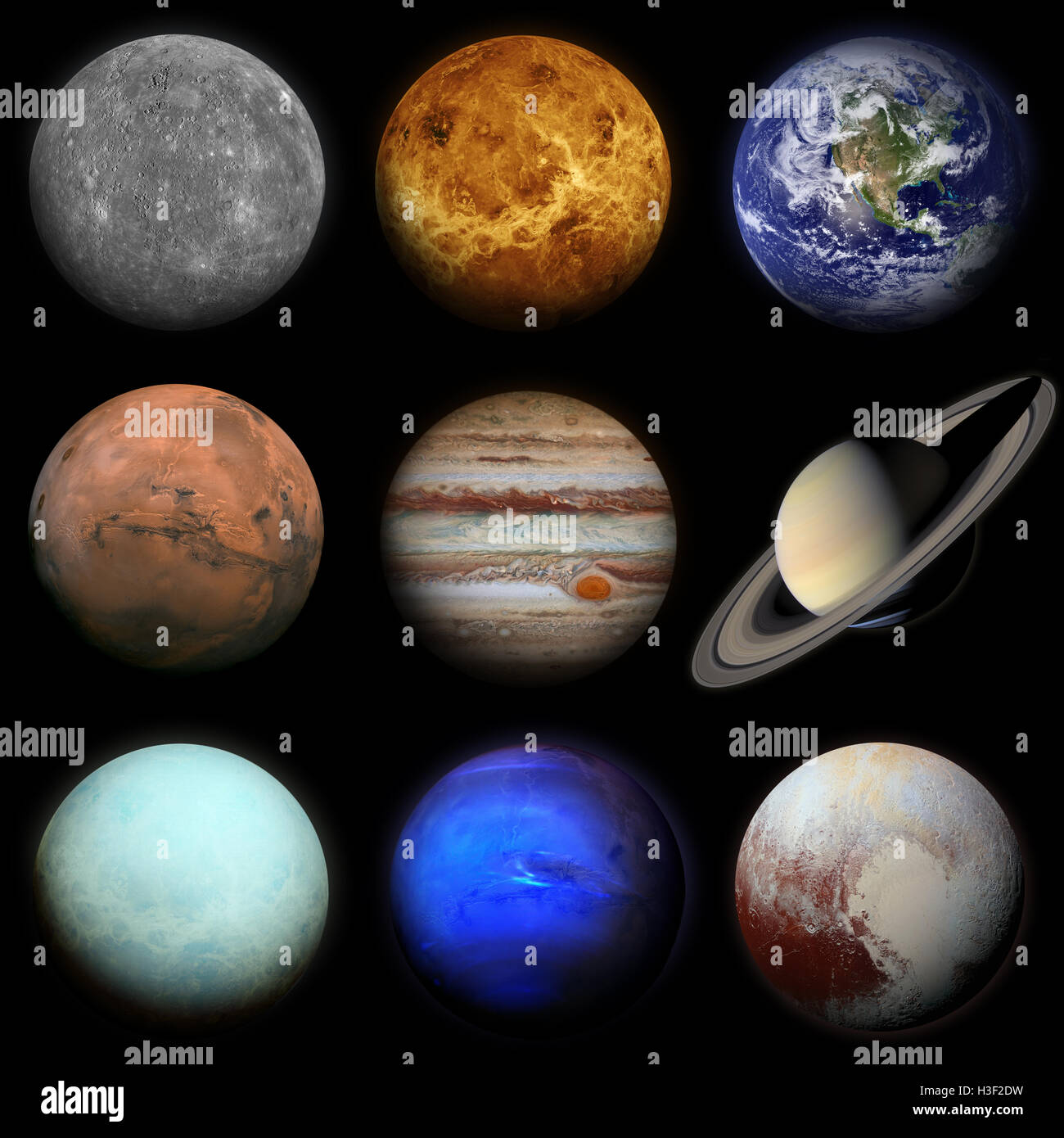 Solar-System. Planeten auf schwarzem Hintergrund. Sonne, Merkur, Venus, Erde, Mars, Jupiter, Saturn, Uranus, Neptun, Pluto. Stockfoto