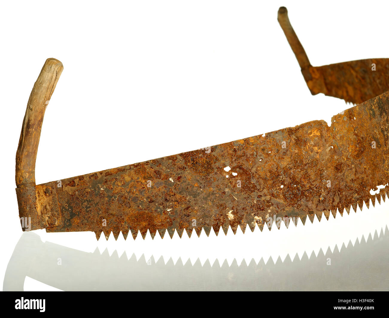 Alte rostige Zweimann-Säge Stockfoto