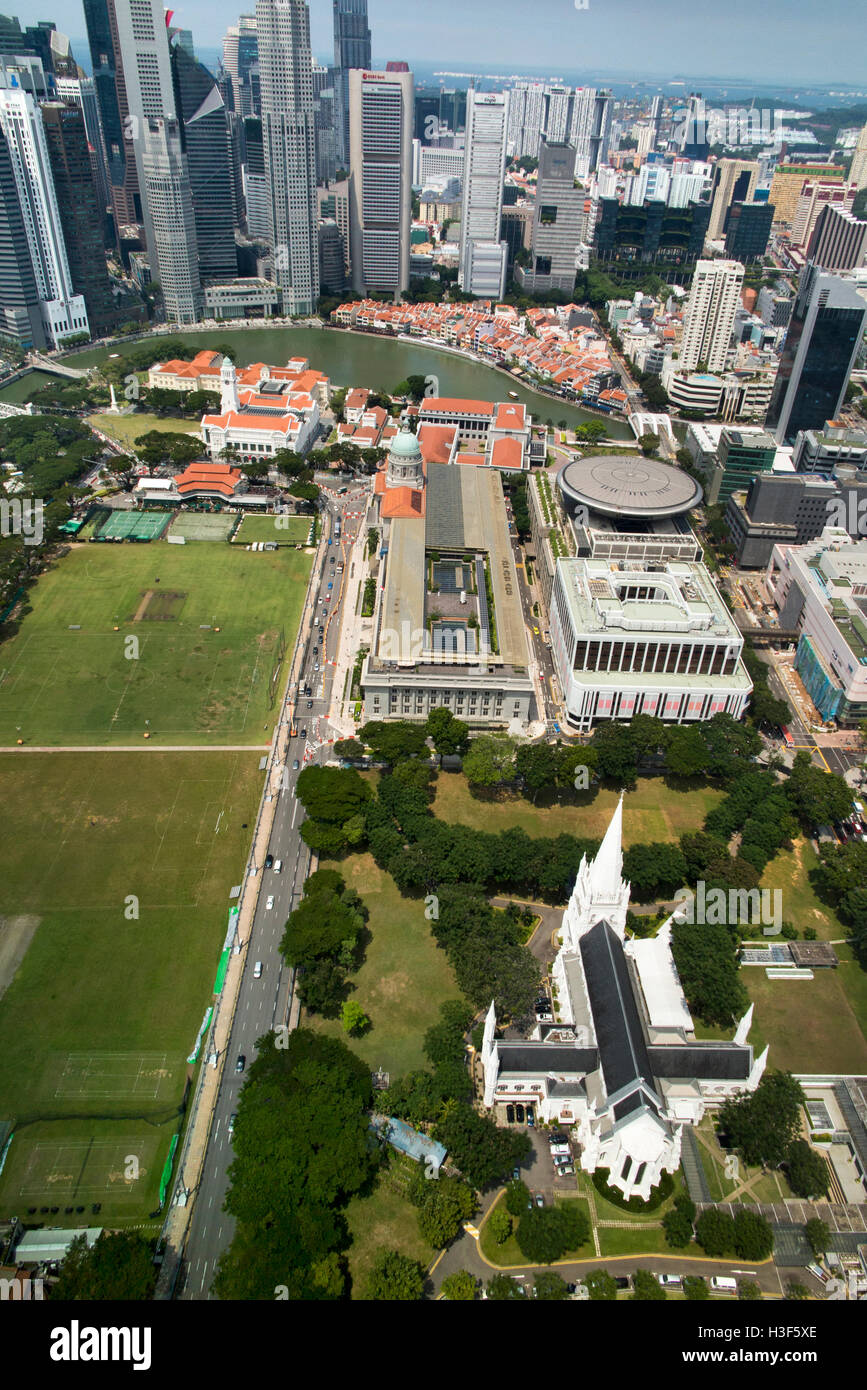 Singapur, Padang und Geschäftsviertel, erhöhten Blick von Swissotel Equinox Restaurant Stockfoto