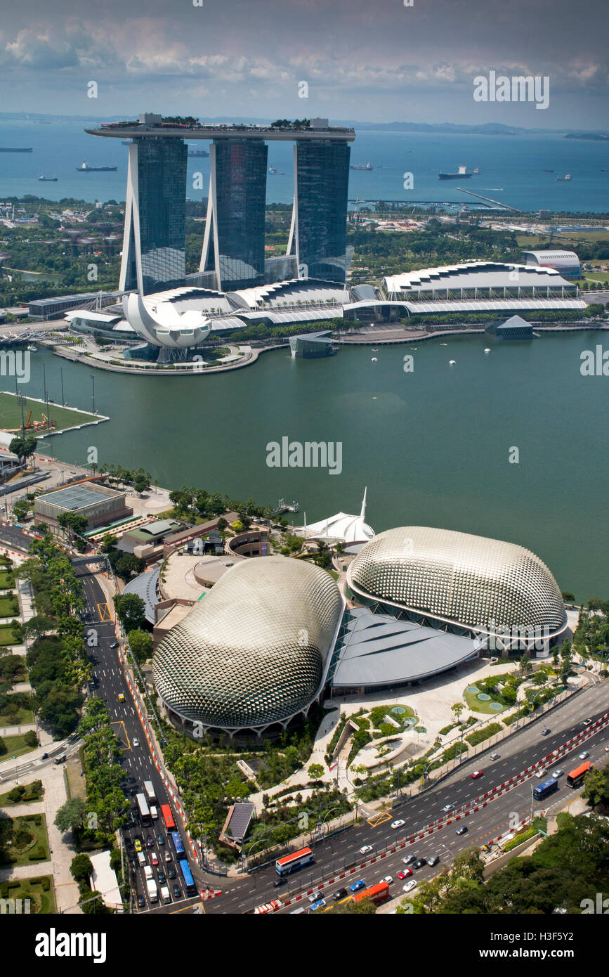 Singapur, Marina Bay & Theater an der Bucht, erhöhten Blick Swissotel Equinox Restaurant Stockfoto