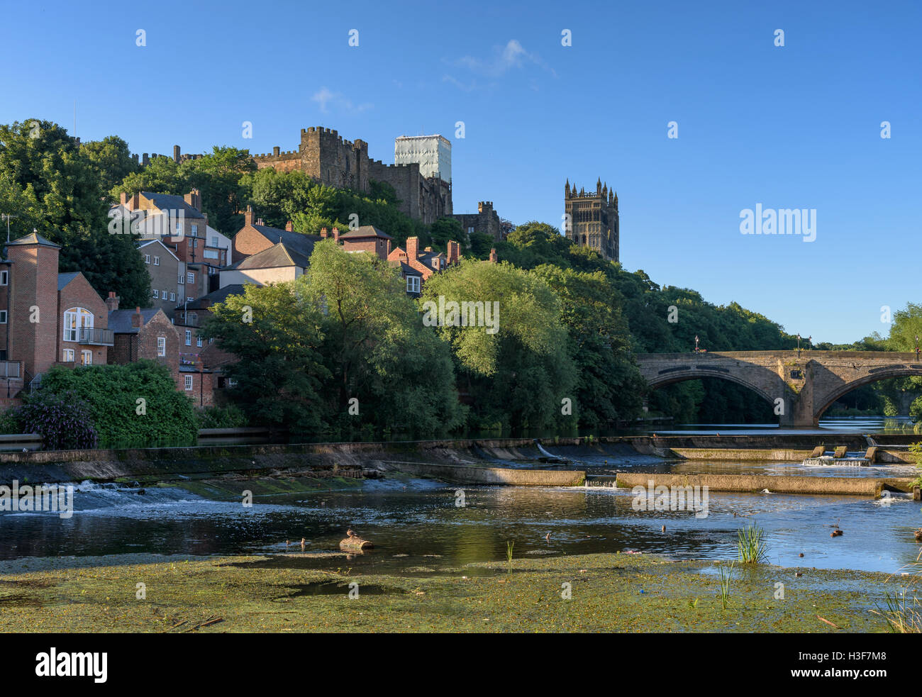 Durham City eine historische Stadt durch den Fluss Wear, England. Stockfoto