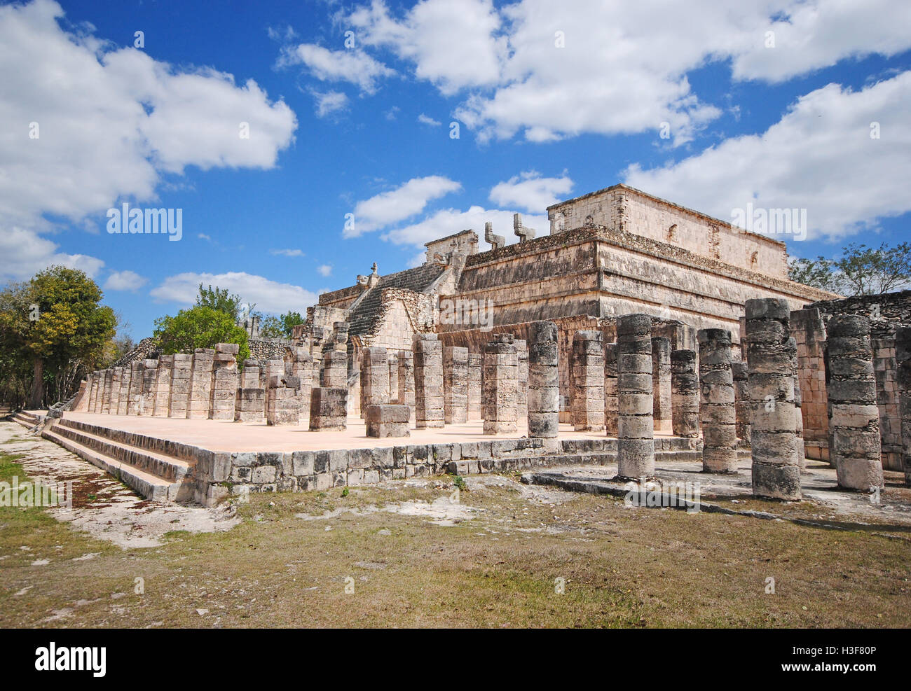 Fragment der Ruinen, archäologische Stätte in Chichen Itza, Mexiko Stockfoto