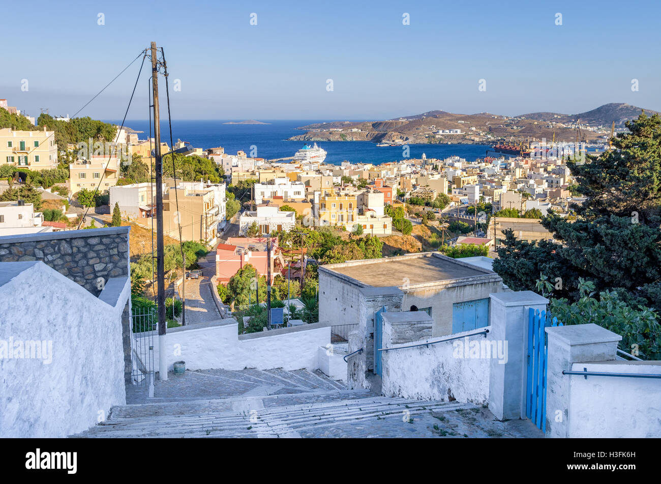 Straße in Ermoupolis, Syros Insel, Kykladen, Griechenland Stockfoto