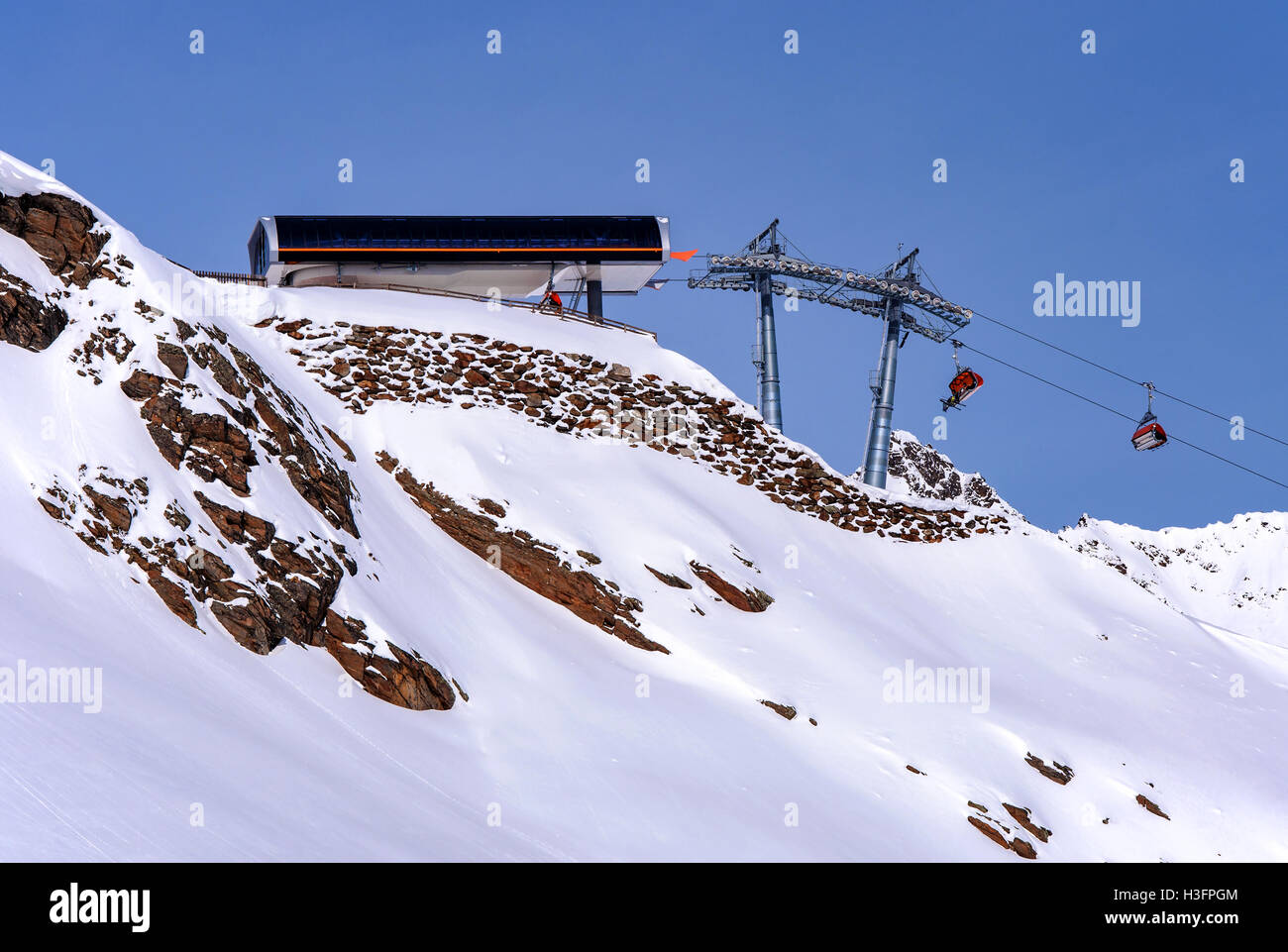 Bergstation Sessellift in Sölden, Alpine Skigebiet im Ötztal Alpen in Österreich Stockfoto