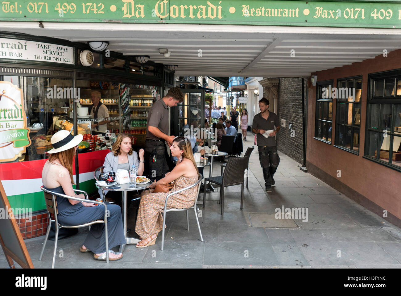 Cafe Leben in Shepherds Market Mayfair London Stockfoto