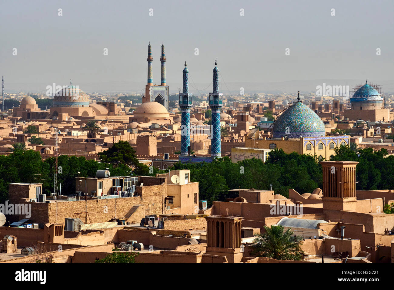 Iran, Yazd Provinz, Yazd, Freitag Moschee, Stadtbild, Badgirs oder Wind Türme Stockfoto