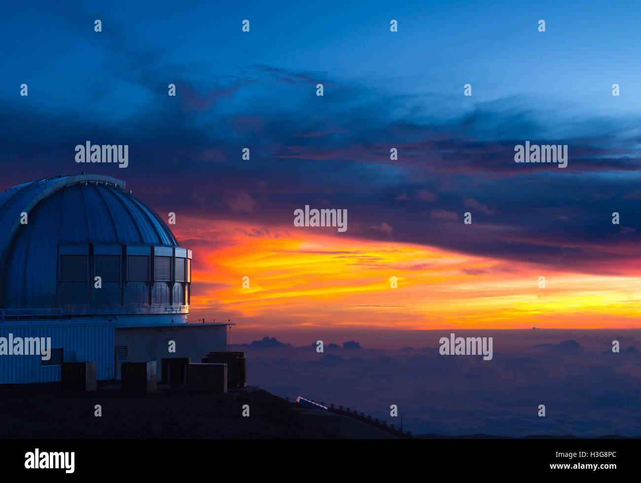Vereinigtes Königreich Infrarot Teleskop bei Sonnenuntergang auf dem Mauna Kea, einen schlafenden Vulkan auf der Big Island, Hawaii Stockfoto