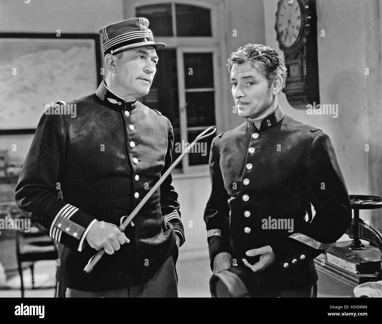 UNTER zwei Flaggen 1936 20th Century Fox Film mit Ronald Colman auf der rechten Seite Stockfoto