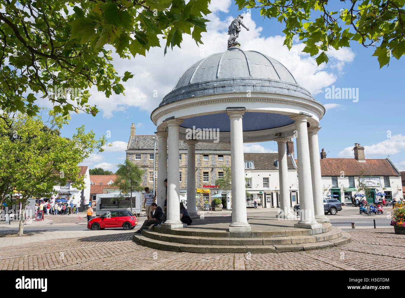 Rotunde im Marktplatz, Swaffham, Norfolk, England, Vereinigtes Königreich Stockfoto