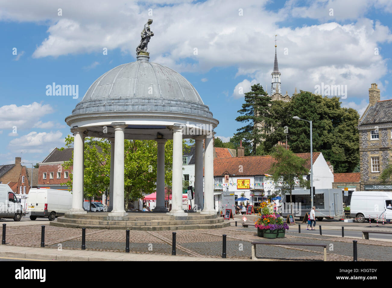 Rotunde im Marktplatz, Swaffham, Norfolk, England, Vereinigtes Königreich Stockfoto