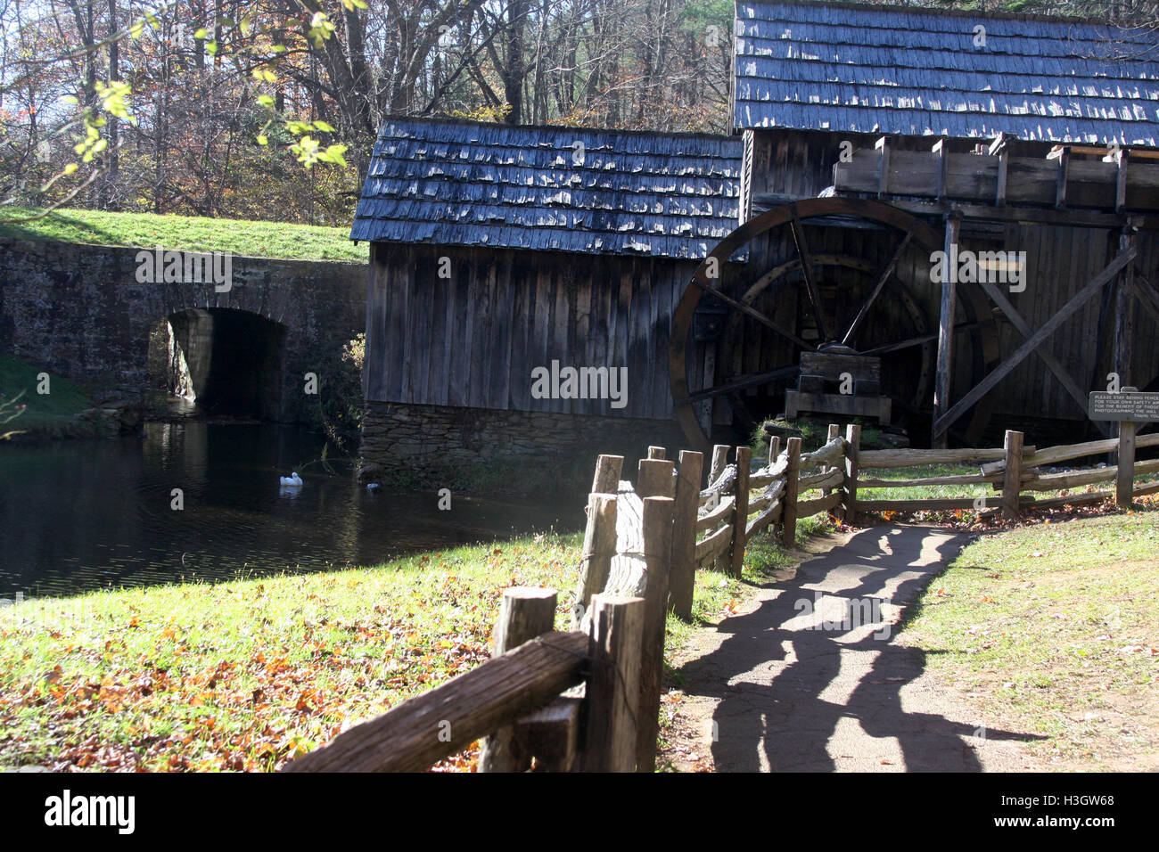 Historische Mabry Mill auf dem Blue Ridge Parkway, Virginia, USA Stockfoto