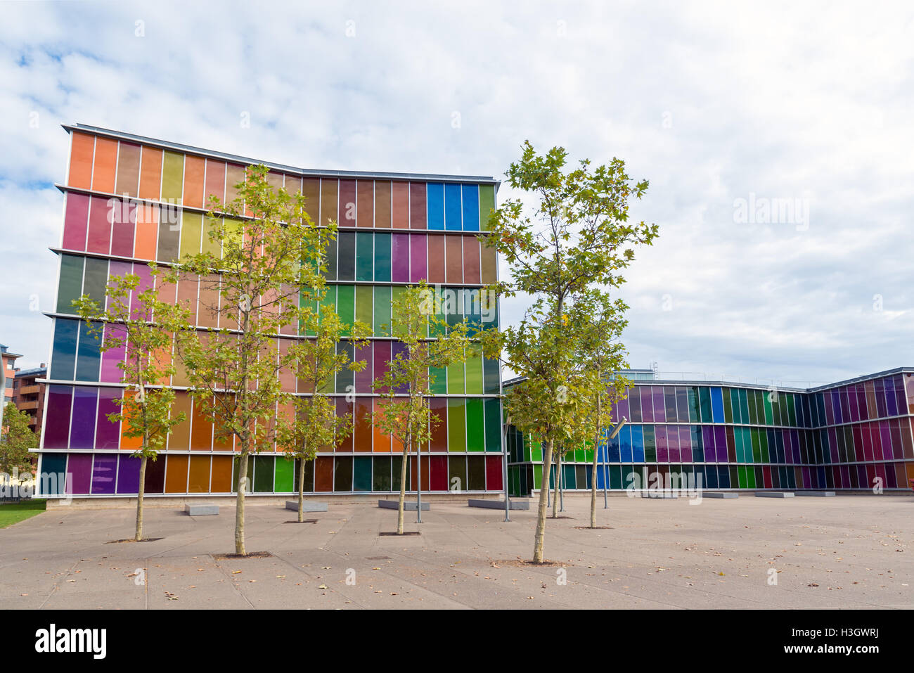 LEON - Spanien - 16. Oktober 2016: Fassade des MUSAC. Zeitgenössische Kunst-Museum von Castilla y Leon. Zeitgenössische Gebäude im Betrieb Stockfoto