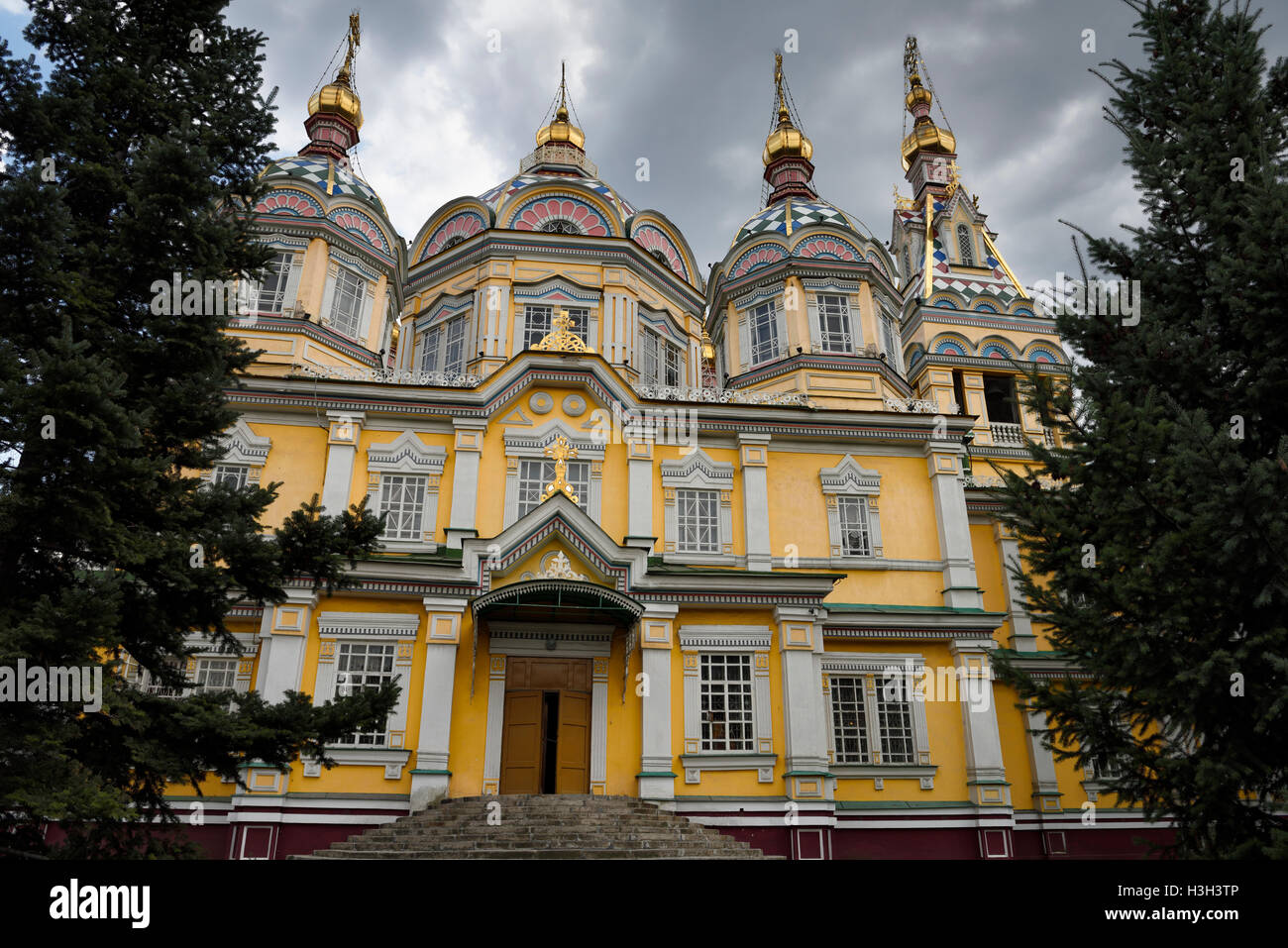 Cattedrale di ascensione almaty Fotos und Bildmaterial in hoher