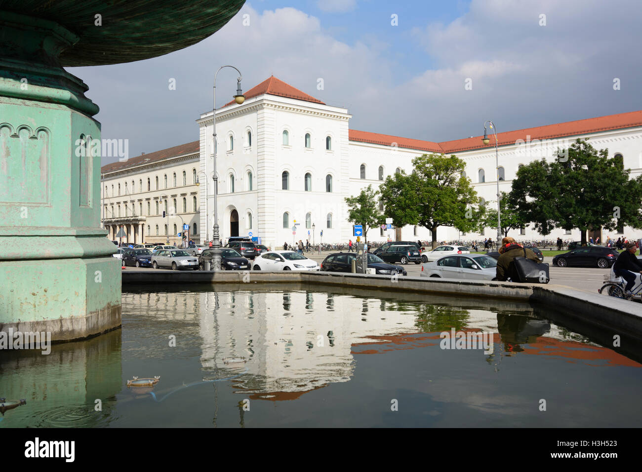 München, München: Ludwig-Maximilians-Universität (Universität), Brunnen, Oberbayern, Oberbayern, Bayern, Bayern, Deutschland Stockfoto