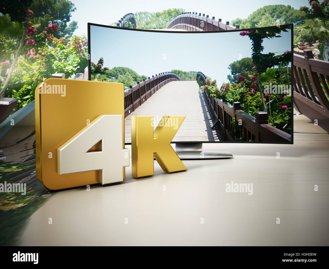 4K Ultra HD Fernseher auf einer Brücke und Himmel Einstellung. 3D Illustration. Stockfoto