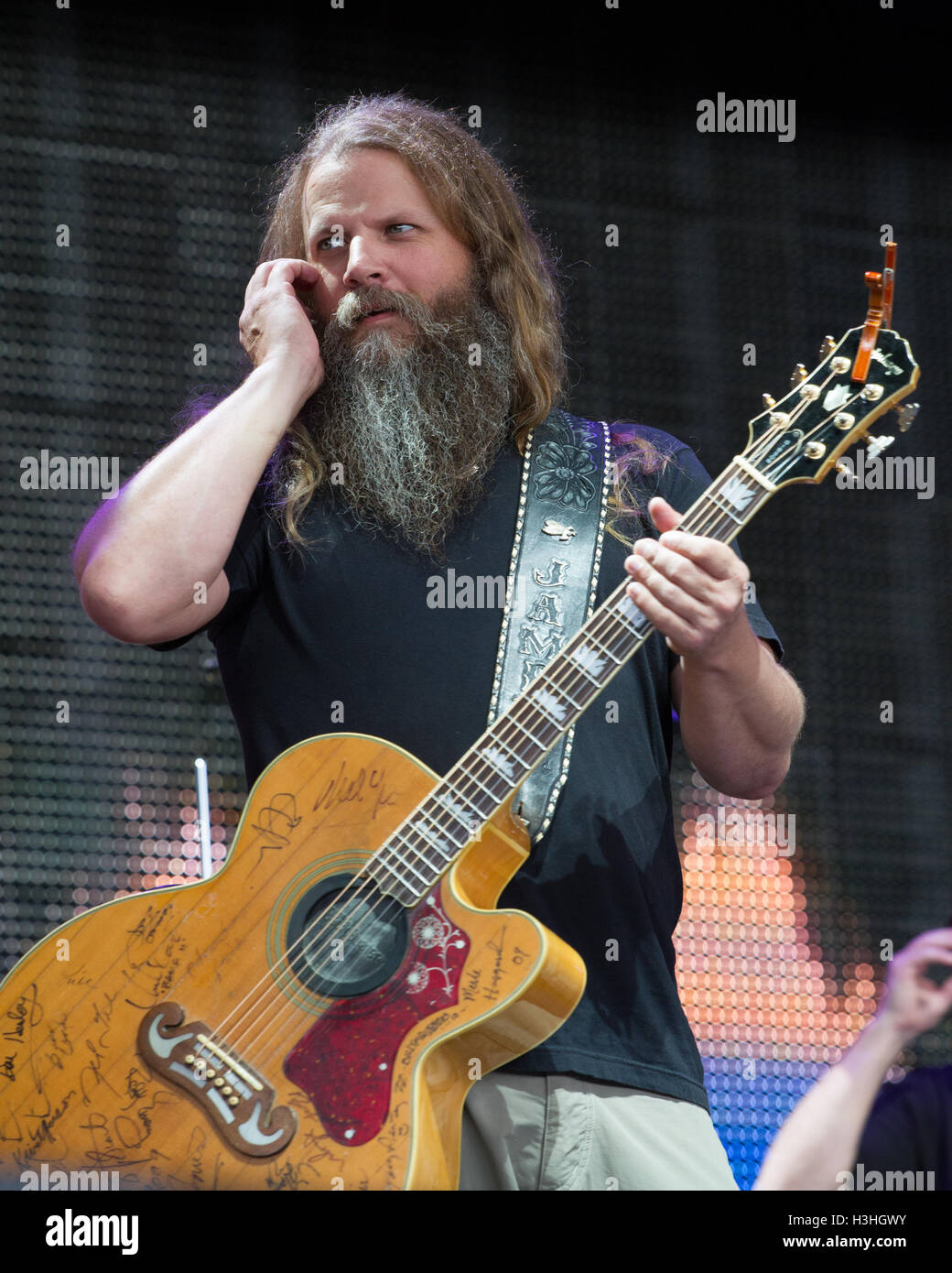 Jamey Johnson tritt in 2016 Farm Aid Jeffy Lube Live in Bristow, VA 17. September 2016 Stockfoto