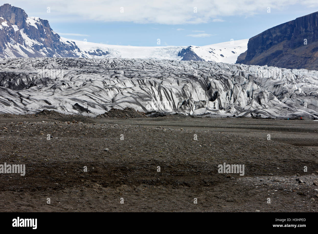 Asche bedeckt Skaftafell Gletscher und Ende Moräne Vatnajökull-Nationalpark in Island Stockfoto