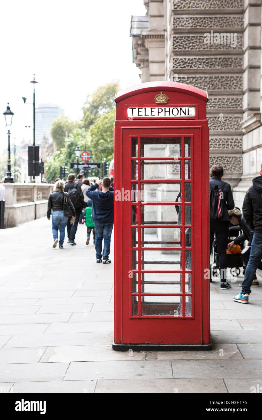 Alte rote Telefonzelle in der Nähe von Big Ben, London Stockfoto