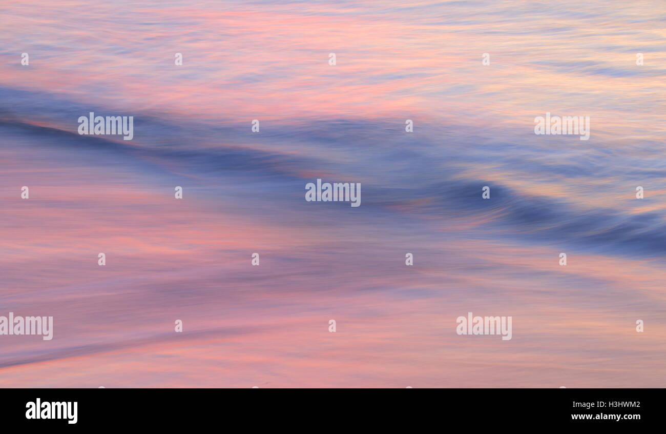 Abstrakte Foto von Motion blur Welle am Strand Stockfoto