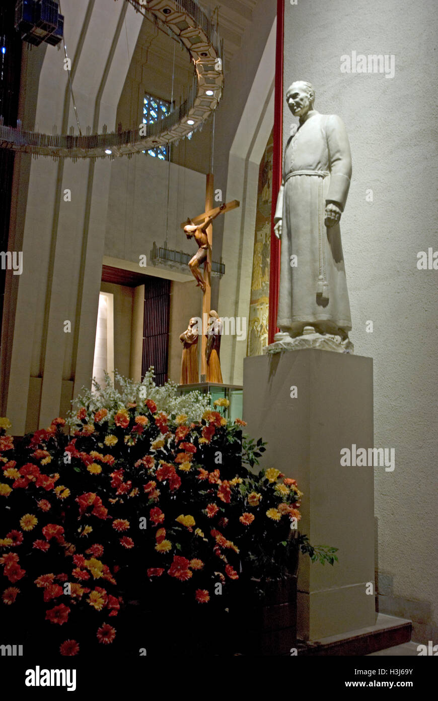 Statue von Bruder Andre im St.-Josephs Oratorium in Montreal Stockfoto