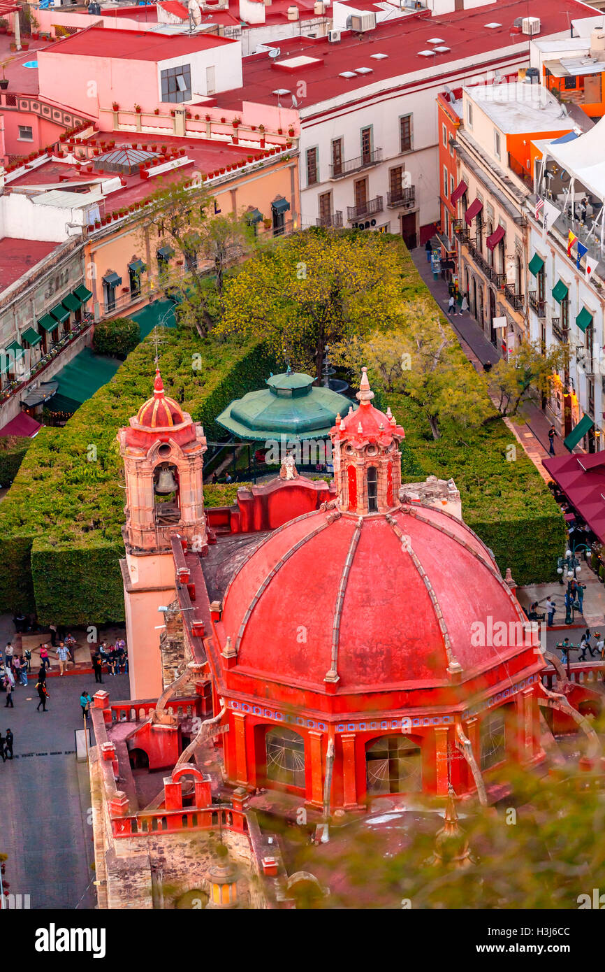 Templo de San Diego Jardin Union Garden Guanajuato, Mexiko von Le Pipila Aussichtspunkt Stockfoto