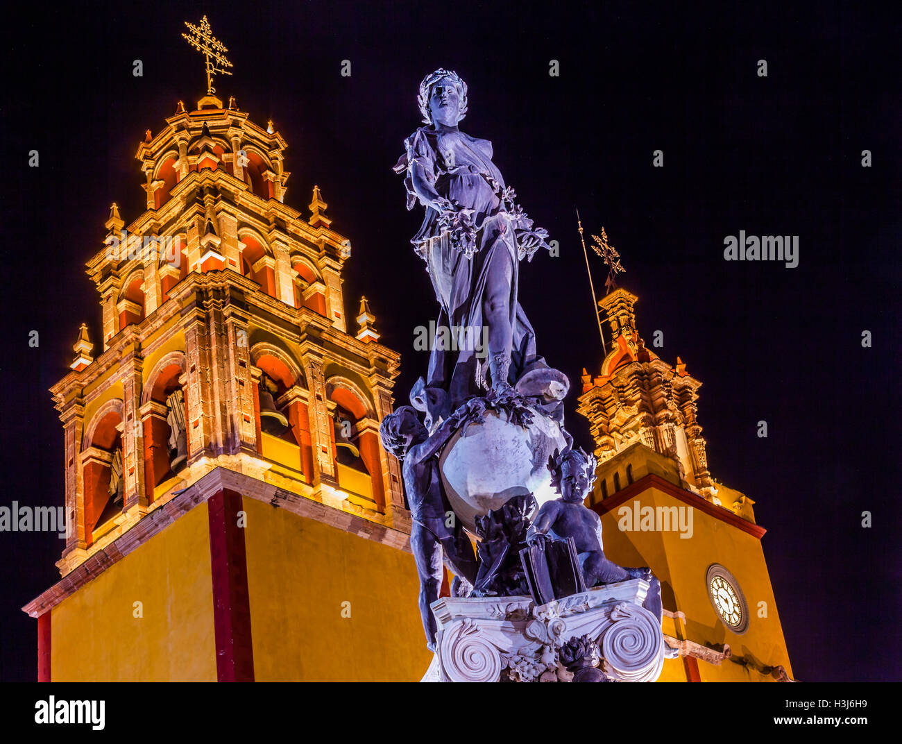 Unsere Liebe Frau von Guanajuato Paz Frieden Statue Nacht Guanajuato, Stockfoto
