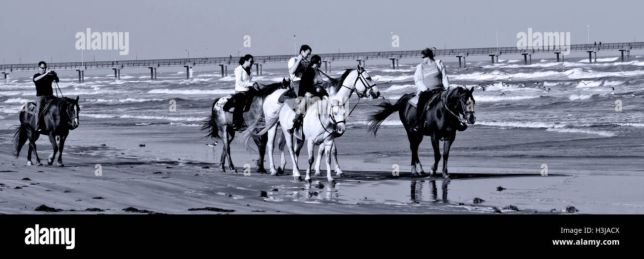 Reiten am Strand in Port Aransas, Texas USA Stockfoto