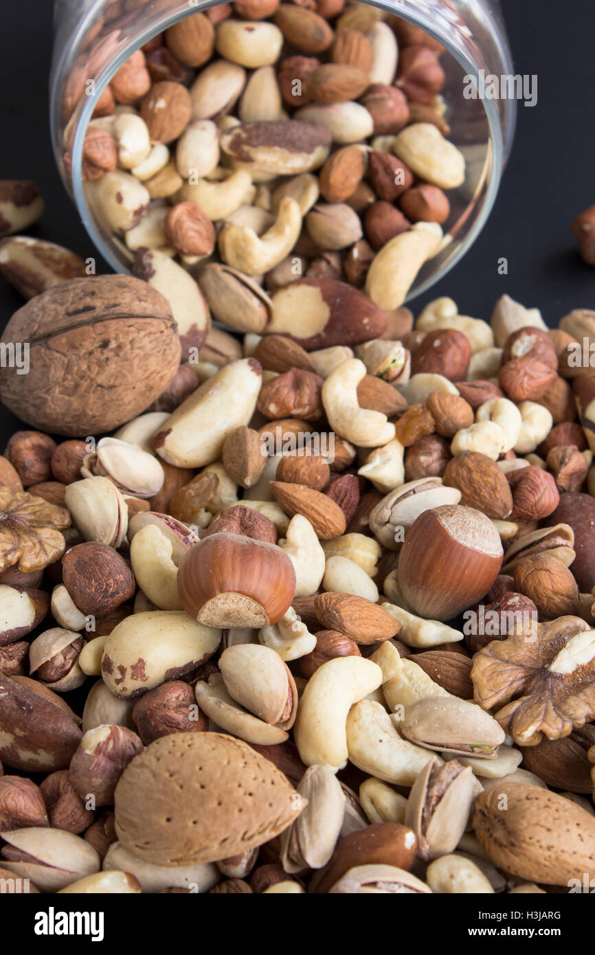 Muttern-Mix, Fülle von Glas. Stockfoto