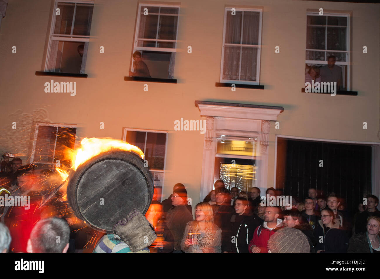 Bei schon St Mary Teer Fass rollenden Event, Devon, England, UK, Europa. Stockfoto