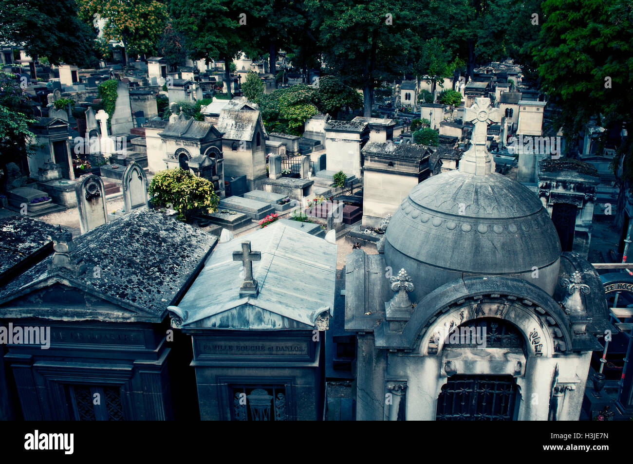Gräber, Friedhof Montparnasse, Paris, Frankreich Stockfoto