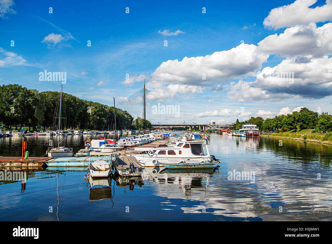 Boote bei Ada Ciganlija in Belgrad, Serbien Stockfoto