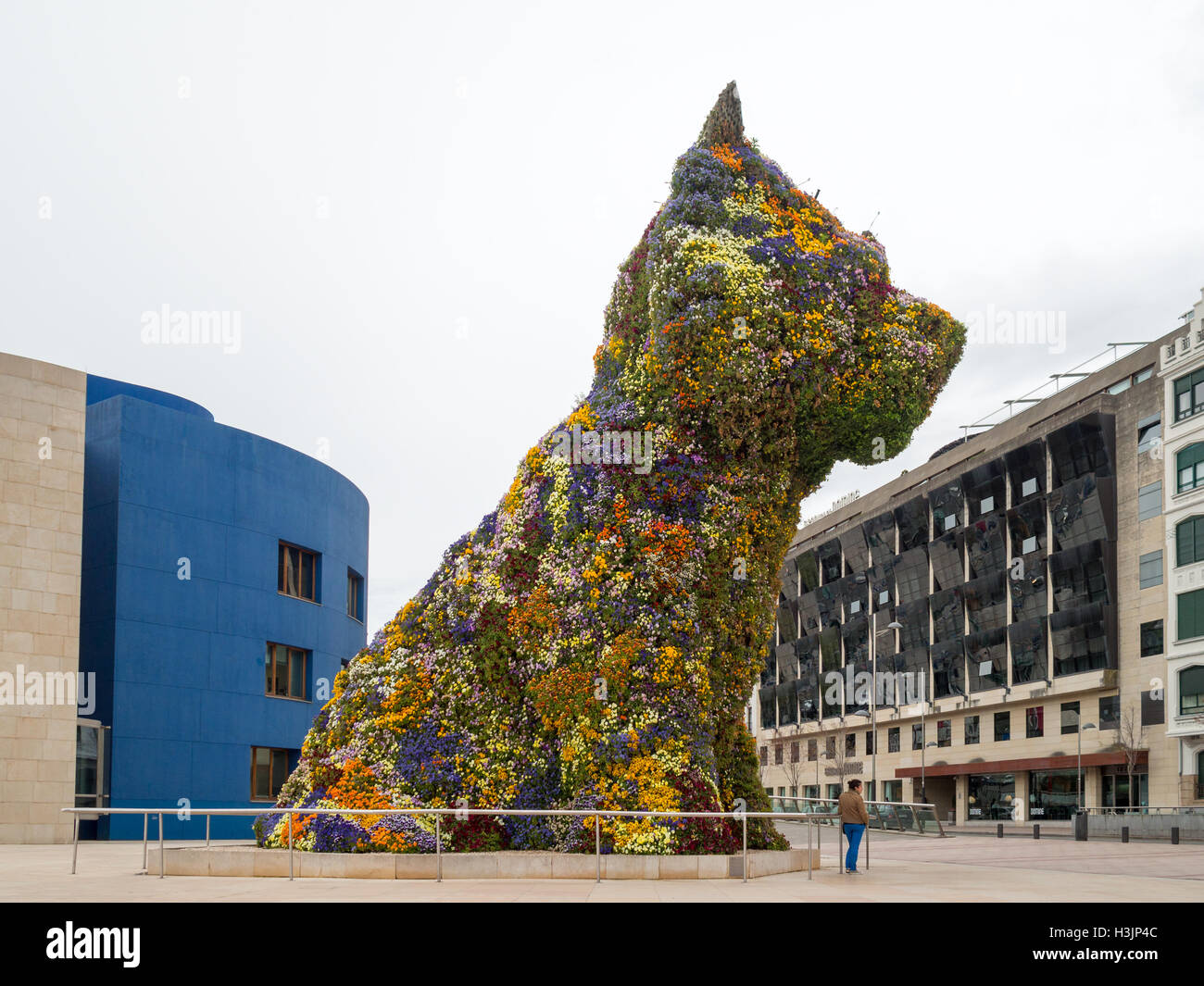 Jeff Koons Puppy Blumenskulptur außerhalb Guggenheim Museum Bilbao Stockfoto
