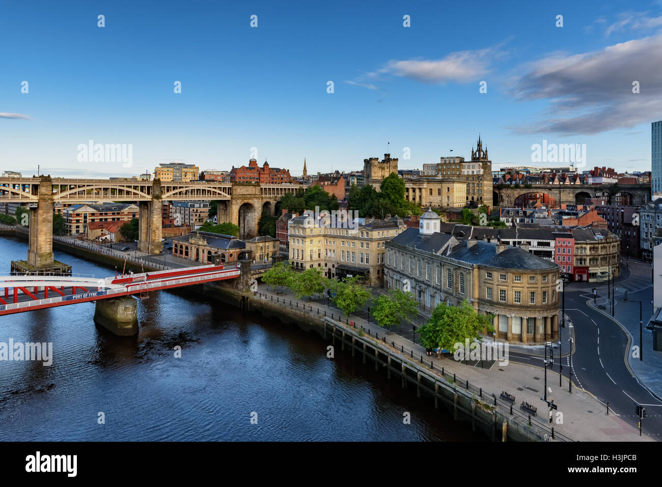 Newcastle und Gateshead Kai sind nun eine lebendige, weltoffene Bereich mit Bars, Restaurants und öffentliche Räume. England. Stockfoto