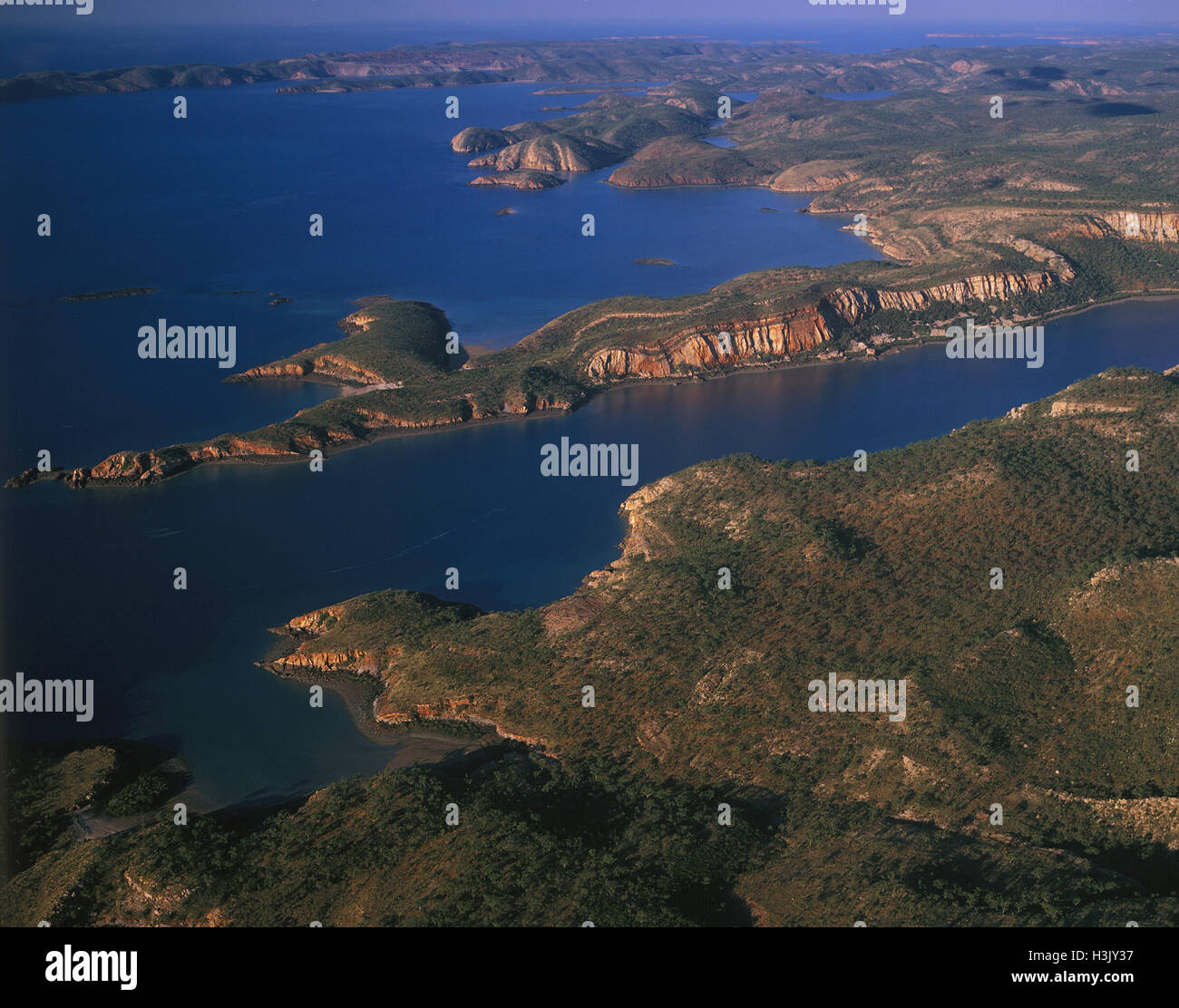 Sichere Bucht vom westlichen Ende der King Leopold Ranges, Buccaneer-Archipel vor. Stockfoto