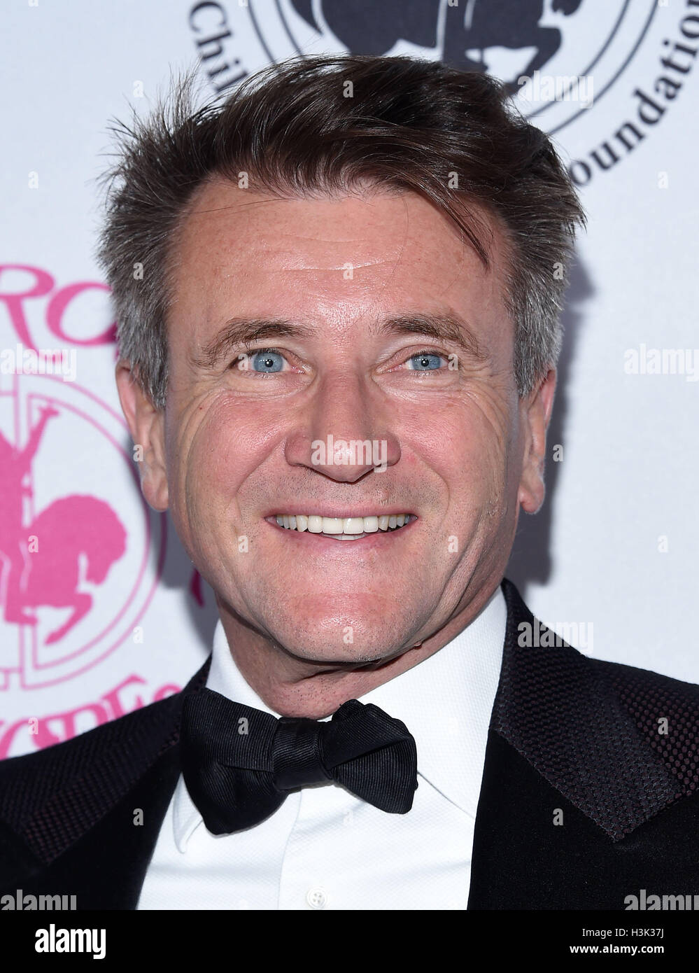 Beverly Hills, Kalifornien, USA. 8. Oktober 2016. Robert Herjavec kommt für die 2016 Carousel of Hope Gala im Beverly Hilton. Bildnachweis: Lisa O'Connor/ZUMA Draht/Alamy Live-Nachrichten Stockfoto