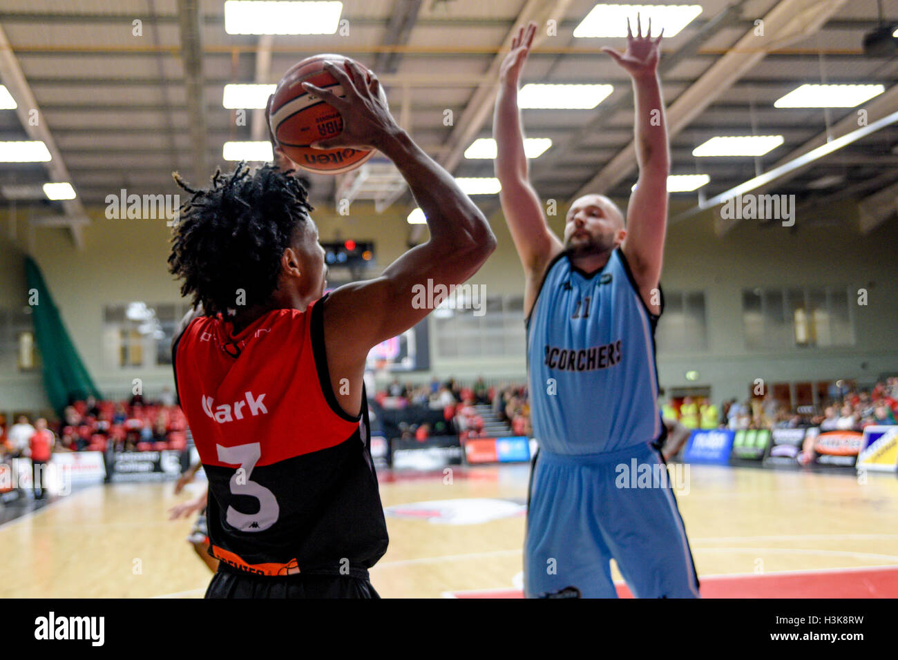 Leicester, UK. 9. Oktober 2016. BBL - Leicester Riders Vs Surrey Scorchers, Leicester Gemeinschaft Sportarena, 08.10.16. Bildnachweis: Tom Flynn/Alamy Live-Nachrichten Stockfoto