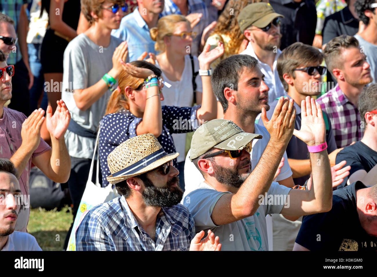 MADRID - SEP 13: Menge in einem Konzert am Dcode Festival am 13. September 2014 in Madrid, Spanien. Stockfoto
