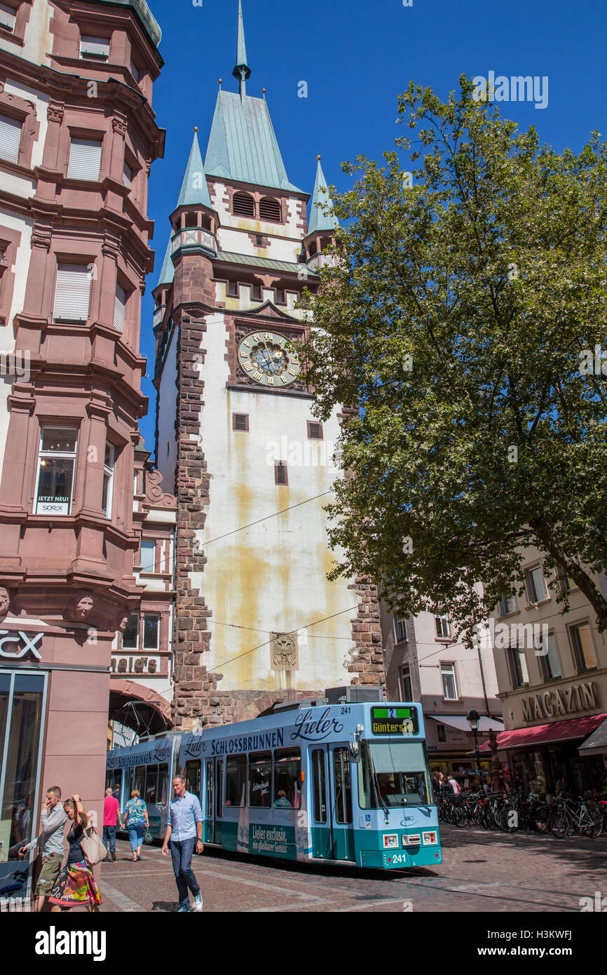 Gekesselt, Martins Turm, Stadttor von Freiburg Im Breisgau, Deutschland Stockfoto