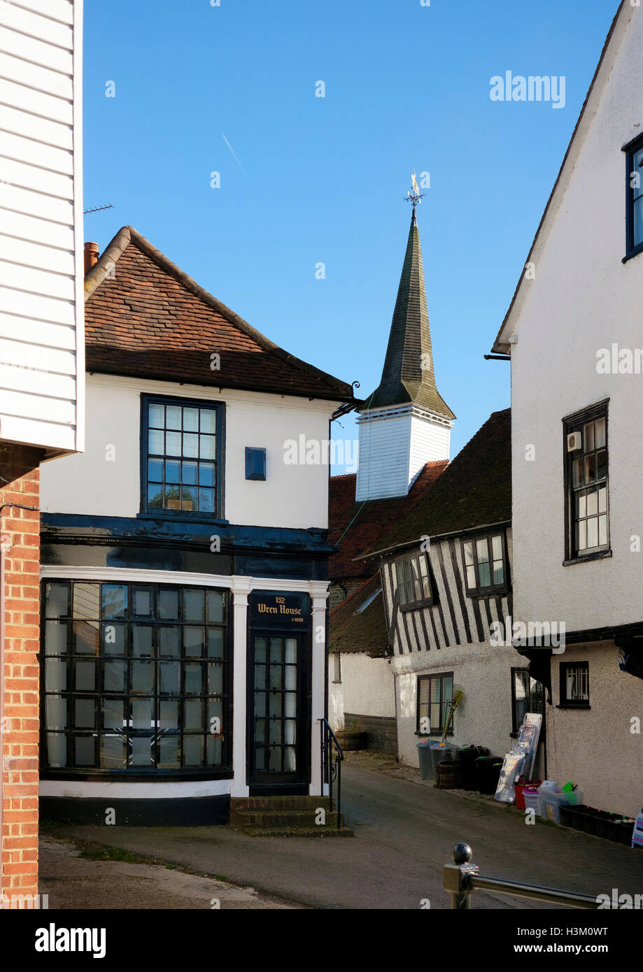Etwas schief mittelalterliche Architektur in Essex-Stadt von Chipping Ongar Stockfoto