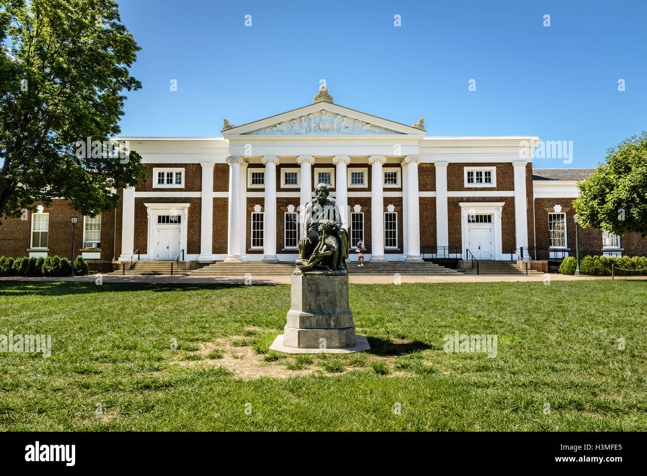 Cabell Hall, Rasen, University of Virginia, Charlottesville, Virginia Stockfoto
