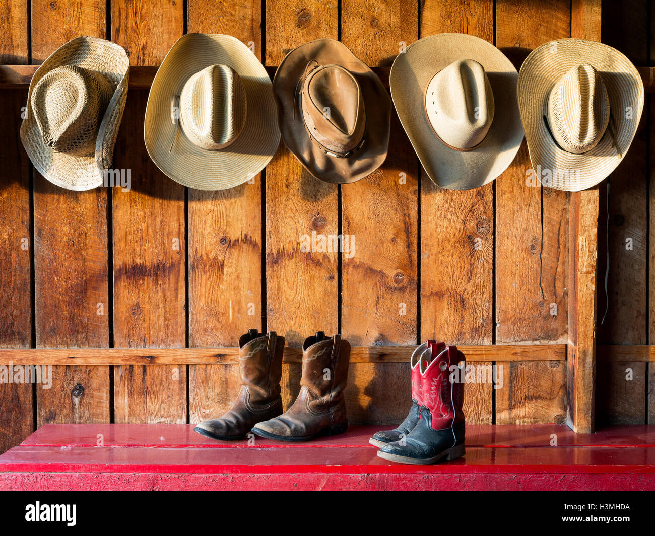 WY01072-00... WYOMING - Hut und Stiefel Raum auf der CM-Ranch in der Nähe von Dubois. Stockfoto