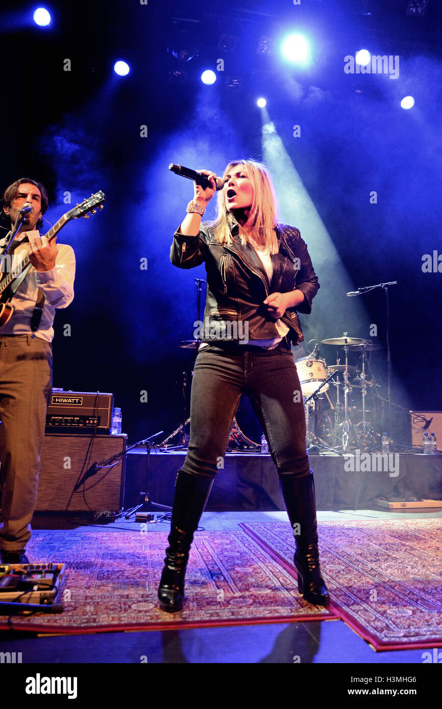 BARCELONA - 28 FEB: Amaia Montero (Künstler) Konzert in Barts Stadium am 28. Februar 2015 in Barcelona, Spanien. Stockfoto